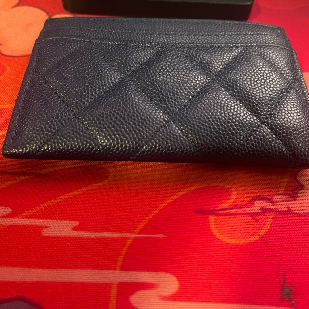 Chanel Quilted Caviar Leather Card Holder in Navy - Picture 4 of 11